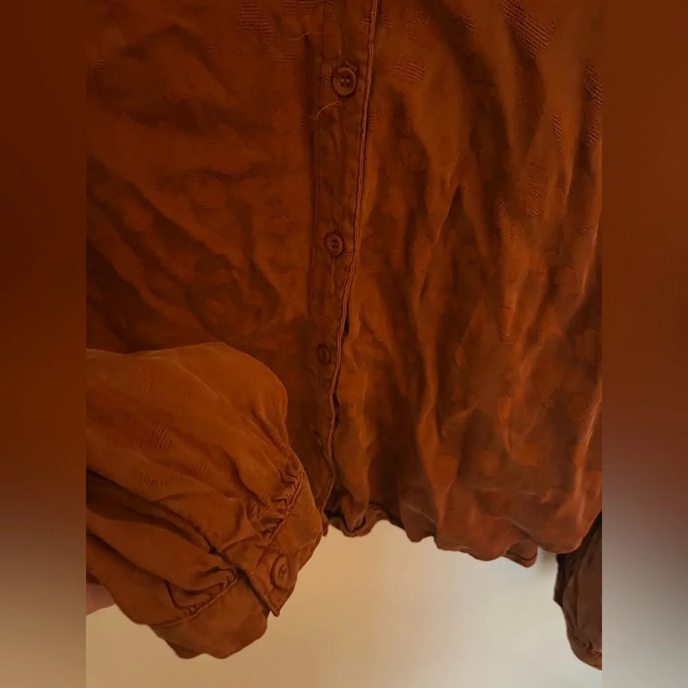 Anthropologie Cloth & Stone Orange Long Sleeve Elastic Neck Buttondown Top - Picture 8 of 10
